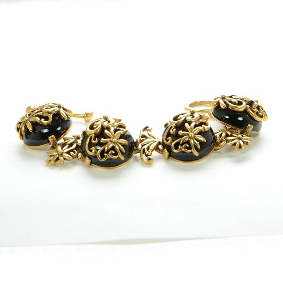 Oscar de la Renta Resin Filigree Toggle Bracelet - Picture 3 of 8